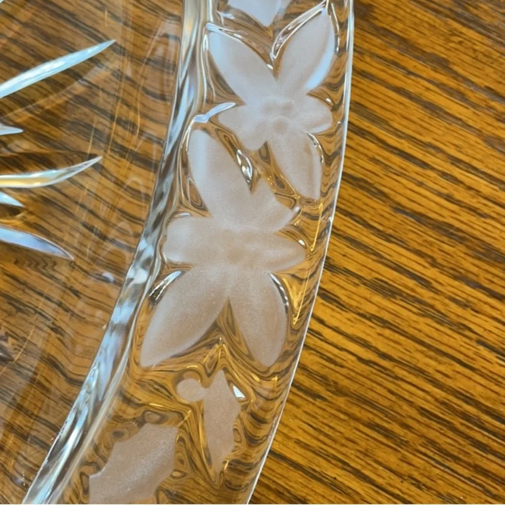 Mikasa 13 inch crystal heart dish - Picture 6 of 8